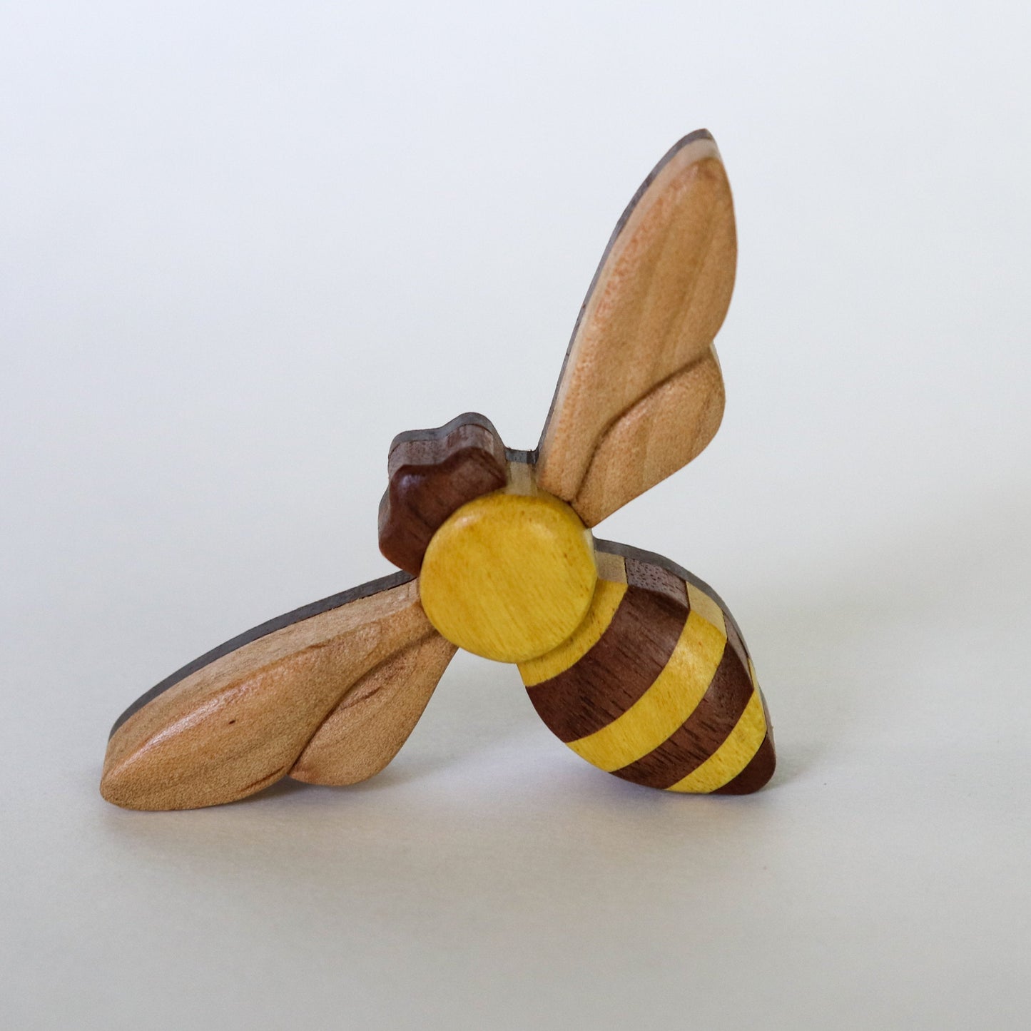 Honey bee Magnet / Ornament